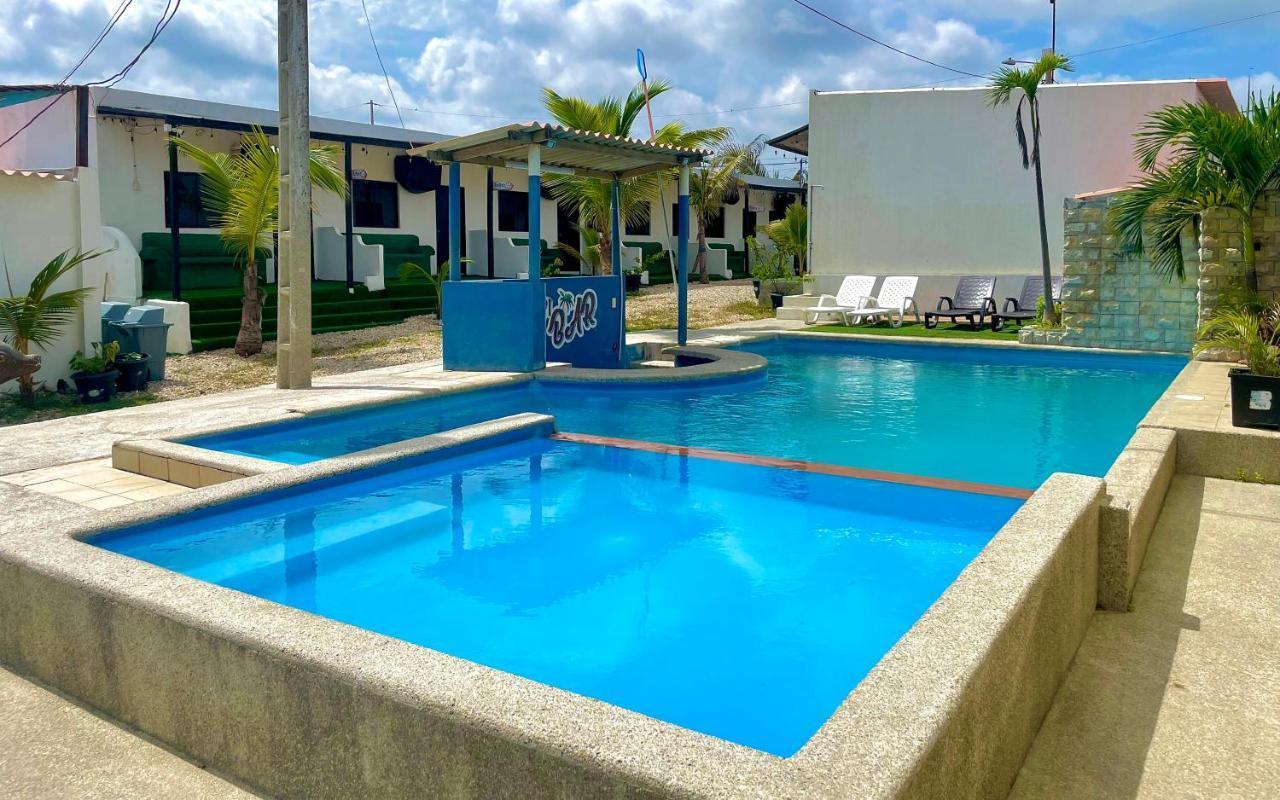 ホテル Hostal Tropicoco プラヤス エクステリア 写真
