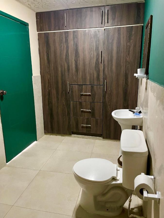 ホテル Hostal Tropicoco プラヤス エクステリア 写真