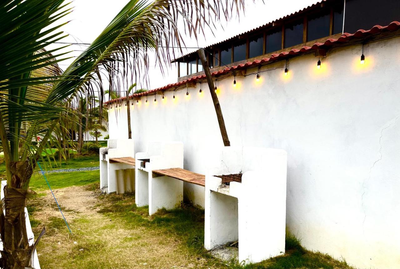 ホテル Hostal Tropicoco プラヤス エクステリア 写真