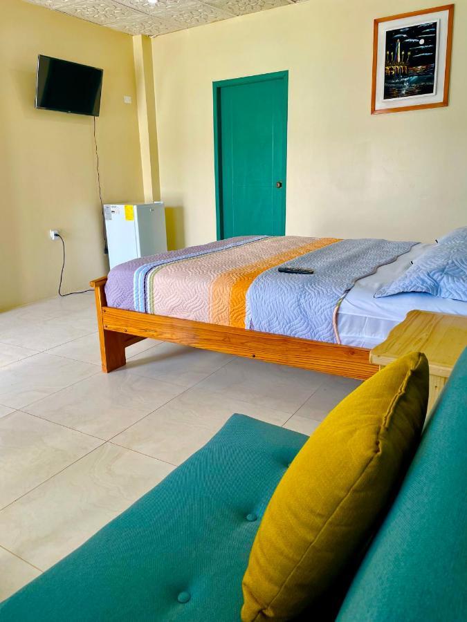 ホテル Hostal Tropicoco プラヤス エクステリア 写真